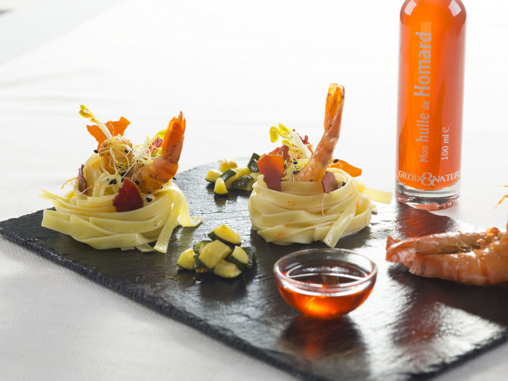 TAGLIATELLES WITH PRAWNS AND LOBSTER OIL